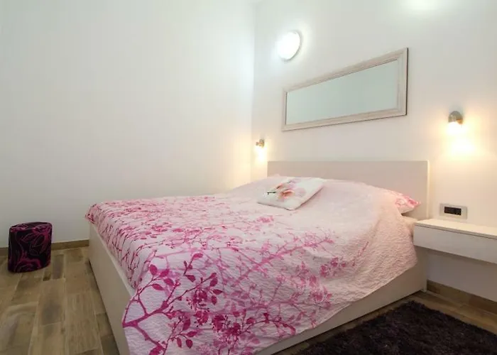 Apartman Radiant Orchid